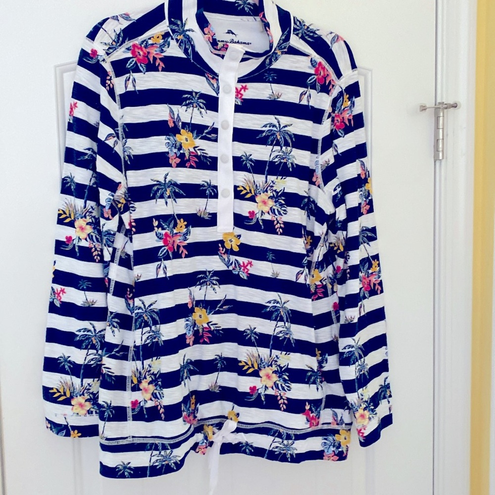 Tommy Bahama, large, long sleeve shirt with pockets and drawstring bottom.